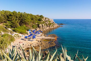 Anthony Quinn Körfezi, Rhodes adasında gözlerden uzak bir plaj. Yunanistan