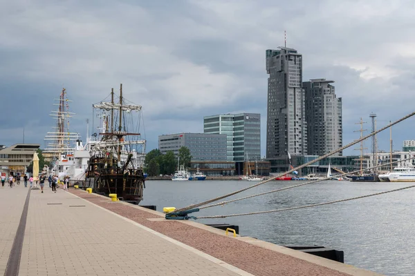 Gdynia Polônia Junho 2020 Passeio Marítimo Com Vista Para Arranha — Fotografia de Stock