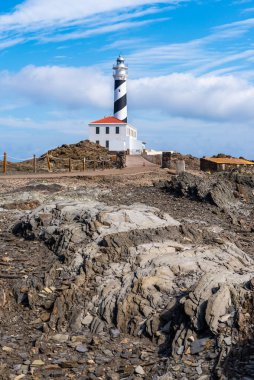 Menorca adasındaki doğal koruma alanındaki favori deniz feneri. İspanya