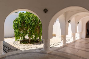 RHODES, GREECE - 13 Mayıs 2018: Kalithea Springs veya Kalithea Therme antik çağlardan kalma tedavi edici özelliklere sahip kaplıca