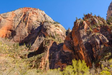 Utah 'ın güneybatısındaki Zion Ulusal Parkı' nın güzel manzarası..