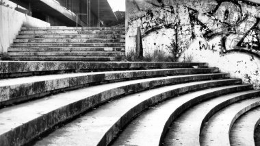 Yaratıcı grafiti bir kenara ile kentsel merdiven