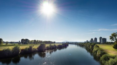 Görünüm Cityscape ve kentsel nehre kaydet Zagreb, Hırvatistan