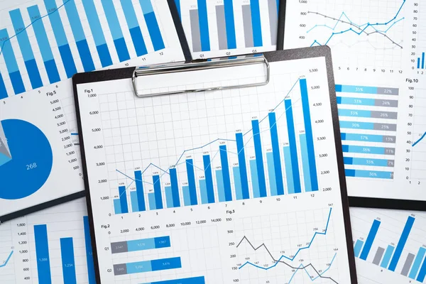 Stapel Statistische Bedrijfsrapporten Veel Groei Grafieken Verzamelen Analyseren Van Gegevens — Stockfoto