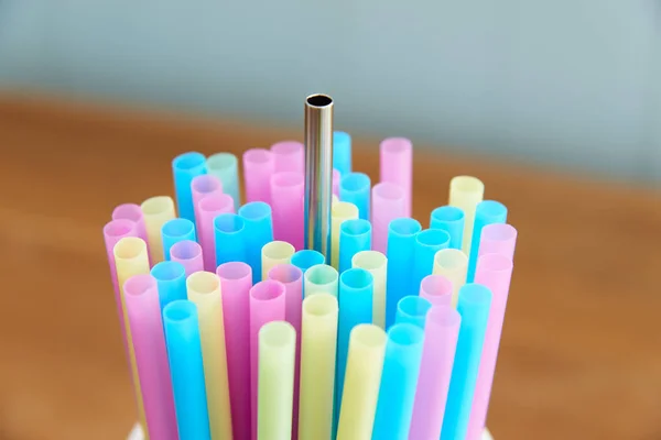 Dapat Digunakan Kembali Stainless Steel Straw Dengan Sekali Pakai Sedotan — Stok Foto