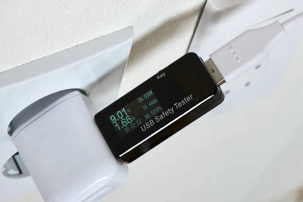 Cyfrowe Usb Power Multimetr Prąd Napięcie Monitor — Zdjęcie stockowe