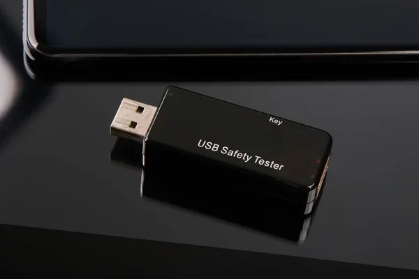 Usb デジタル発電デジタルマルチメータ電流および電圧モニター — ストック写真