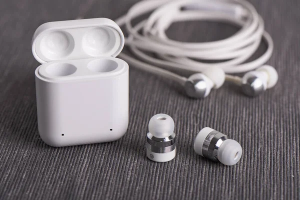 Écouteurs Bluetooth Sans Fil Sans Fil Avec Boîtier Chargeable Sur — Photo