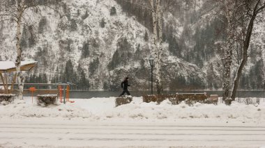 Nehir boyunca koşu