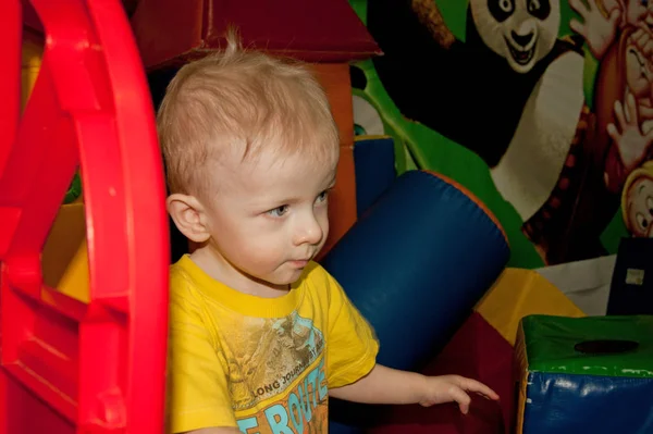 Rapaz Parque Infantil — Fotografia de Stock