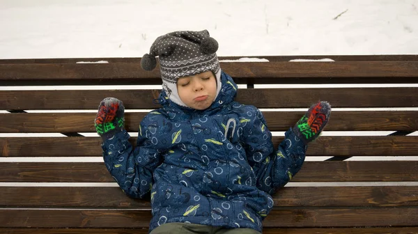 Children Winter Walks Park — Stock Photo, Image
