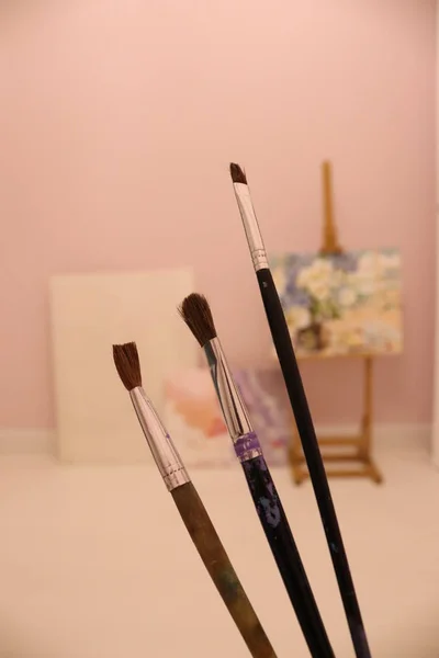 Çocuk hobi sanat ve resim sergisi