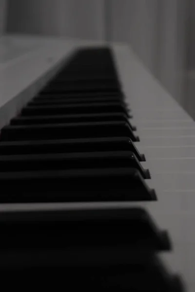 güzel siyah beyaz müzik 