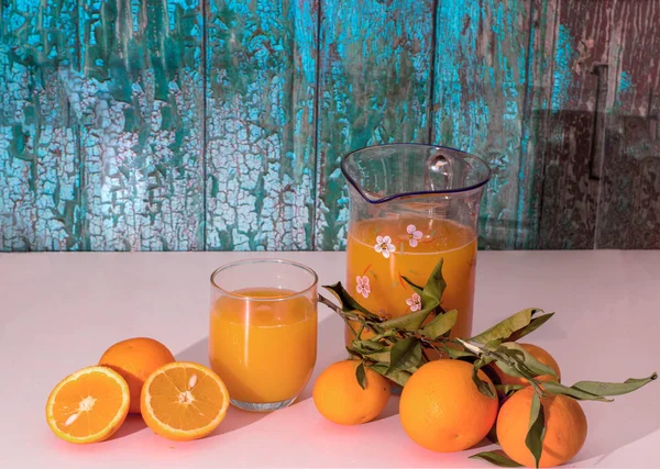 Orange Split Half Glass Jug Orange Juice — Stock Photo, Image