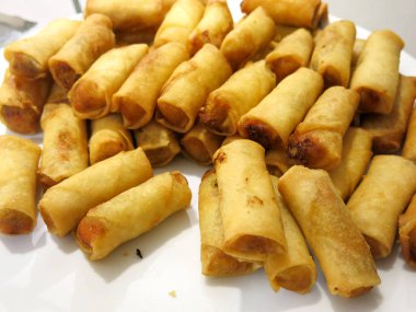 Lezzetli Asya yemeklerinin yakın görüntüsü 