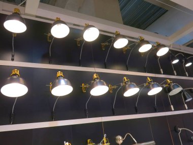 İç tasarımda güzel lambalar