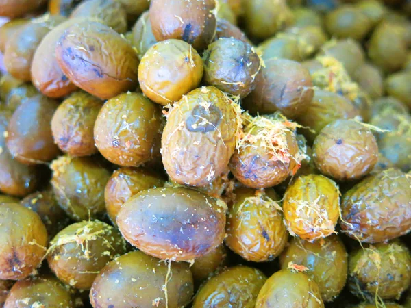 Close View Fresh Green Olives Bowl Market — Stockfoto