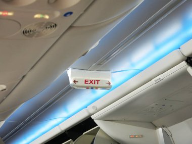 Bir yolcu uçağının içi 