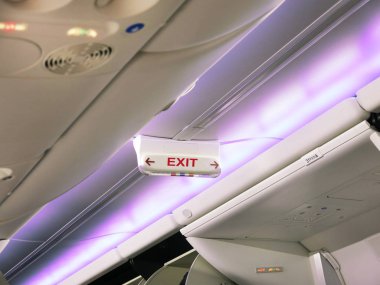 Bir yolcu uçağının içi 