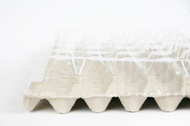 açık arkaplanda beyaz plastik kutu