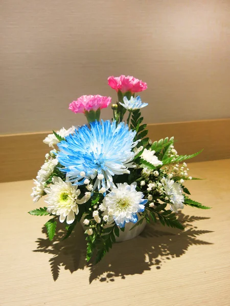 Bouquet Spring Flowers Green Leaves White Background — 图库照片