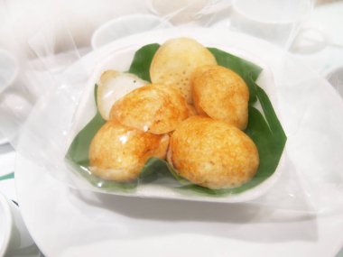 Lezzetli Asya yemeklerinin yakın görüntüsü 