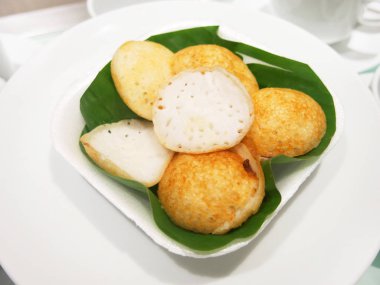 Lezzetli Asya yemeklerinin yakın görüntüsü 