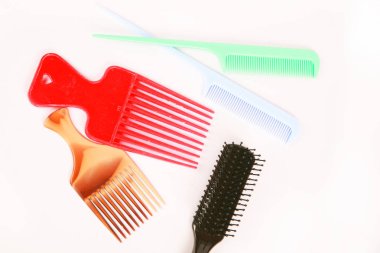 Beyaz arkaplanda taramaların yakın görüntüsü