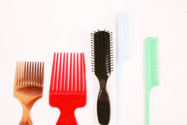 Beyaz arkaplanda taramaların yakın görüntüsü