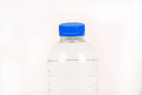 Пийте Воду Пластиковій Упаковці — стокове фото