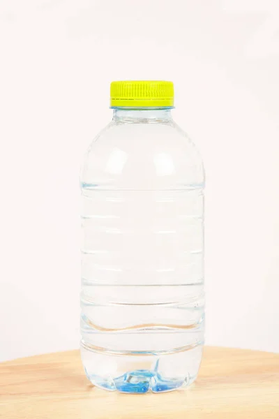 Minum Air Dalam Kemasan Plastik — Stok Foto