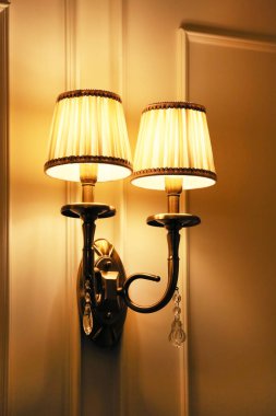 modern aydınlatılmış lamba.