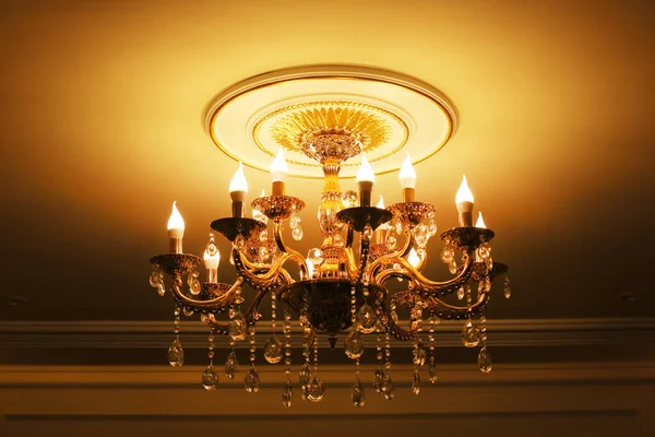 Elegant Chandelier Ceiling — Stock Photo, Image