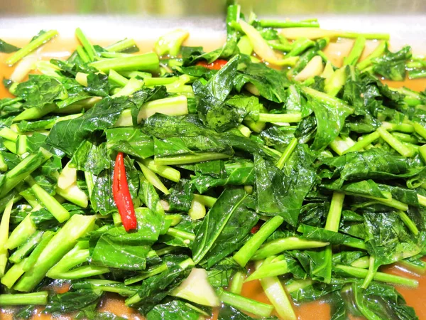 Lezzetli Asya yemeklerinin yakın görüntüsü 