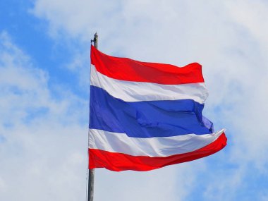 flagstaff üzerinde güzel gökyüzü ile Tayland bayrağı. 