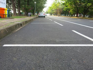 Şehirdeki modern otopark