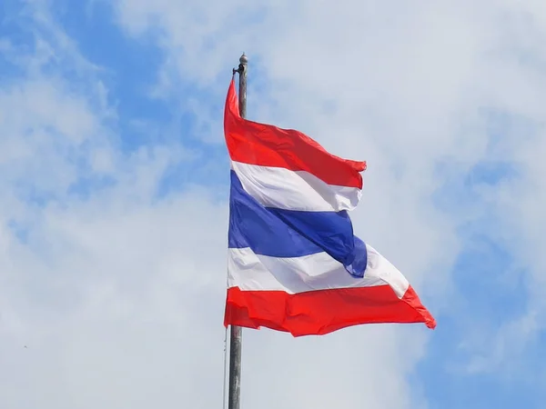 Σημαία Της Ταϊλάνδης Ωραίο Ουρανό Flagstaff — Φωτογραφία Αρχείου