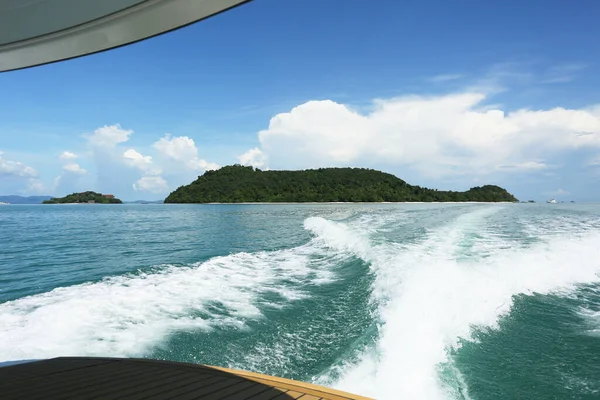 Yacht Tail Sea Beautiful Natural Background — стоковое фото