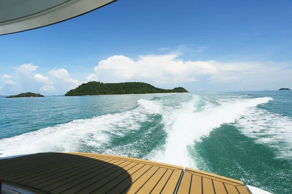 Yacht Tail Sea Beautiful Natural Background — Stockfoto