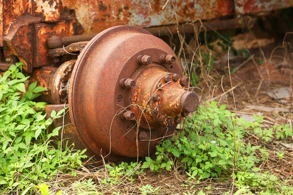 Old Rusty Metal Details Green Grass — Fotografia de Stock