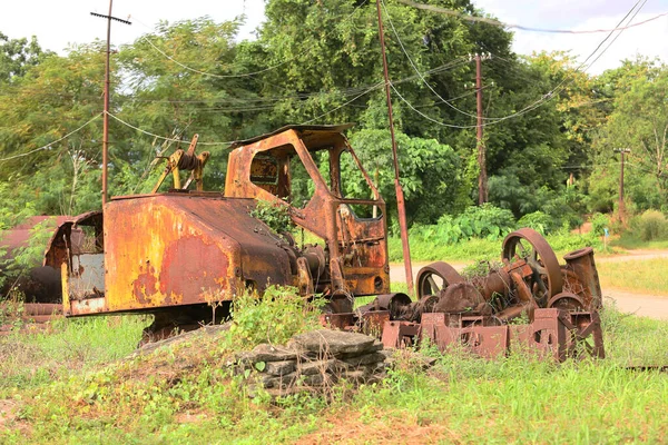 Old Rusty Metal Details Green Grass — Foto de Stock