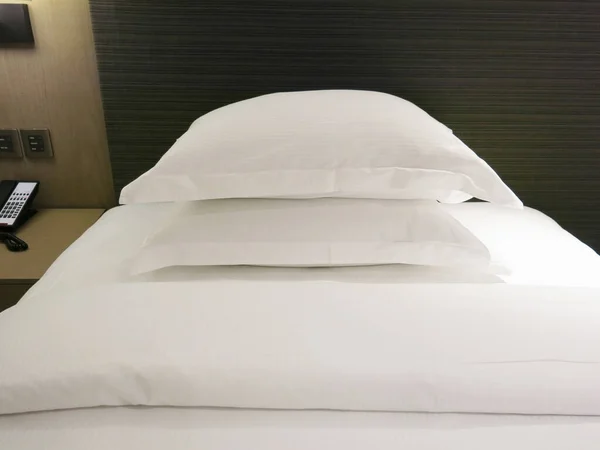 Close View Cozy Pillows Modern Hotel Room — Photo