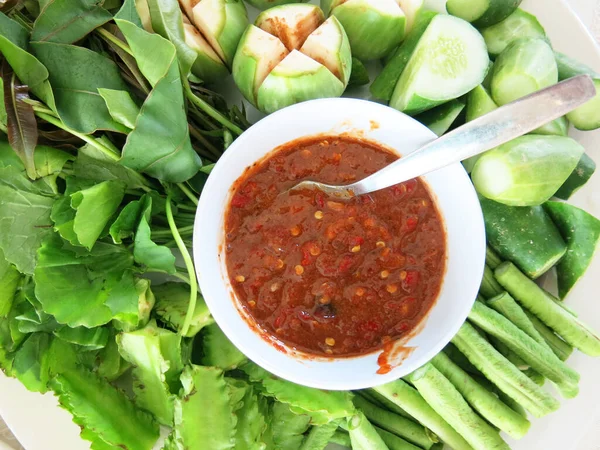 Lezzetli Asya yemeklerinin yakın çekim görüntüsü