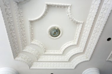 elegant ceiling decorations with lamps in home