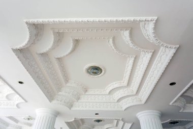 elegant ceiling decorations with lamps in home