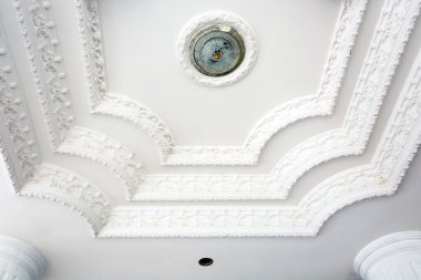 elegant ceiling decorations with lamps in home