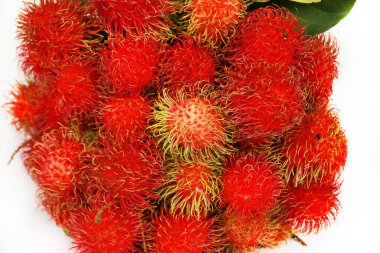 Rambutan meyveleri, taze ve sağlıklı tropikal meyveler. 