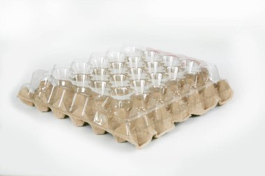 açık arkaplanda beyaz plastik kutu