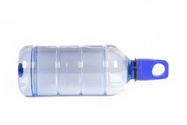 Flasche Wasser Auf Weißem Hintergrund — Stockfoto