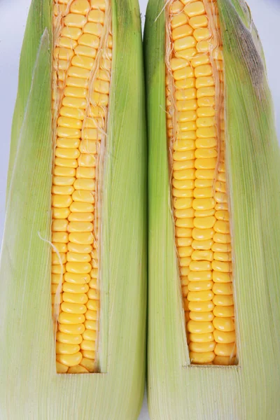 Čerstvé Kukuřice Bílém Pozadí — Stock fotografie
